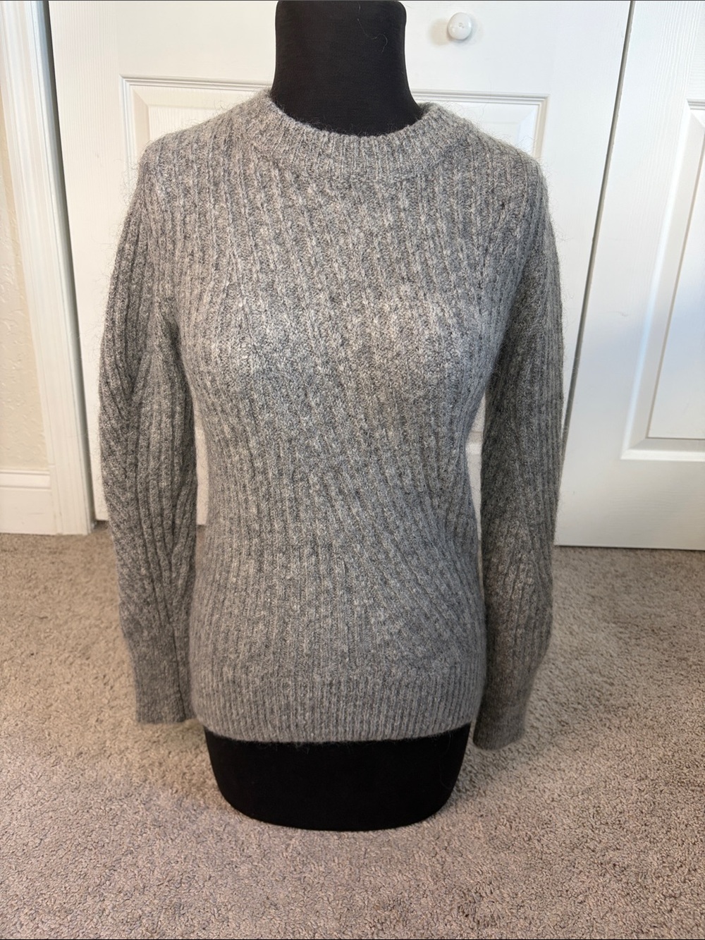 COS Wool Mohair Blend Grey Ribbed Crewneck Long Sleeve Sweater Women’s XS Cozy